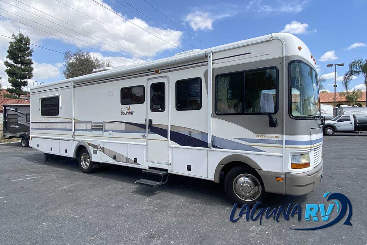 2001 Fleetwood Bounder 34D - Laguna RV